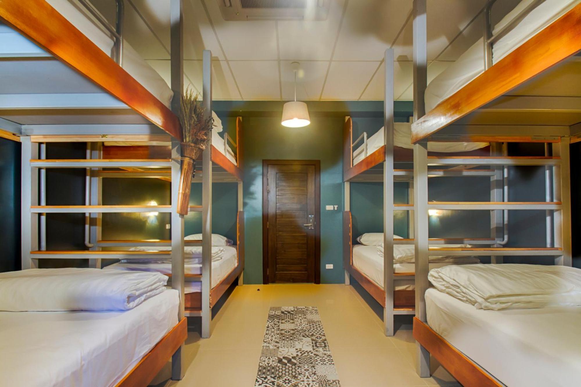 Bed 8-Bed Mixed Dormitory Room,823367264:JPEG